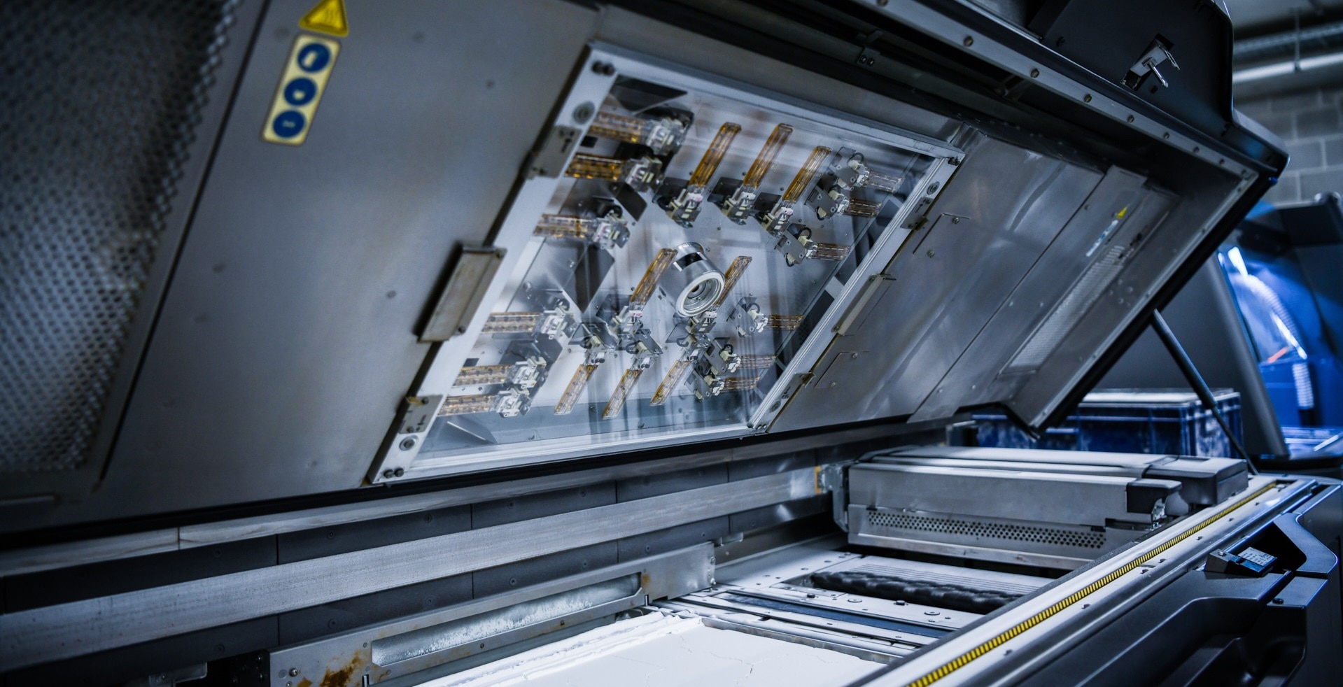 View of fusing lamps of HP 3D printer