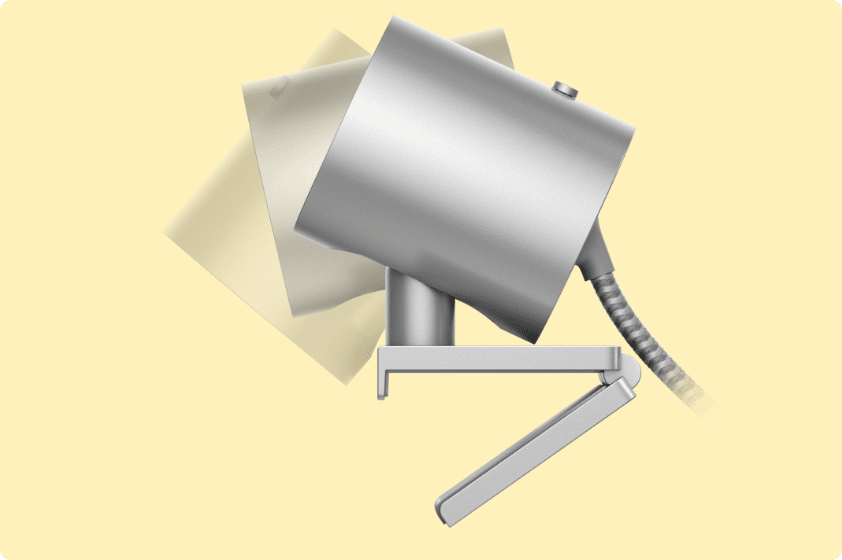 HP 950 4K Webcam showing tilt downward feature